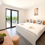 Modern With Private Pool Near The Sea Villa