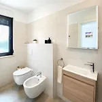 Modern With Private Pool Near The Sea Ližnjan