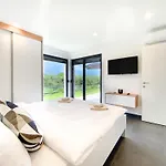 Modern With Private Pool Near The Sea Villa Ližnjan