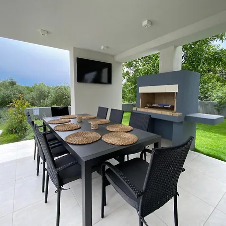 Villa Modern With Private Pool Near The Sea