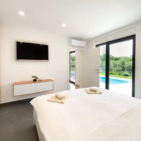 Villa Modern With Private Pool Near The Sea Liznjan