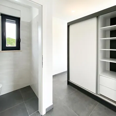 Modern With Private Pool Near The Sea Villa *