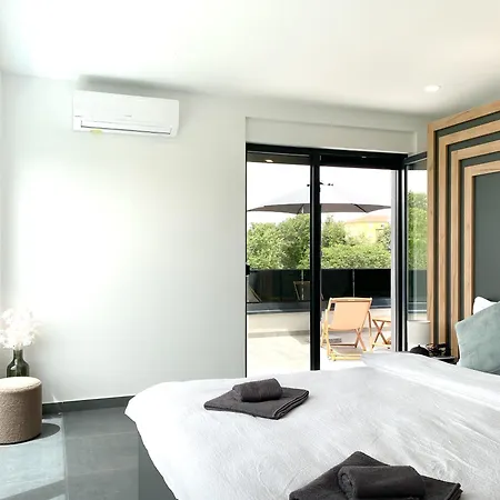 Modern With Private Pool Near The Sea *