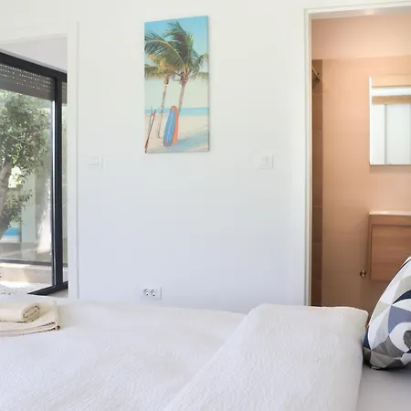 Modern With Private Pool Near The Sea