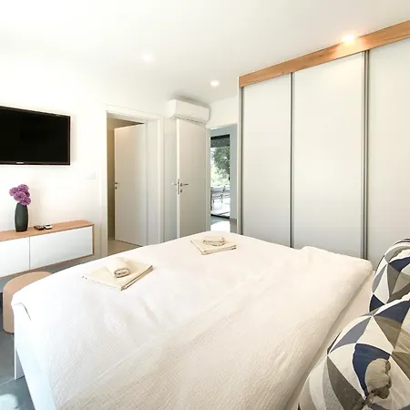 Villa Modern With Private Pool Near The Sea